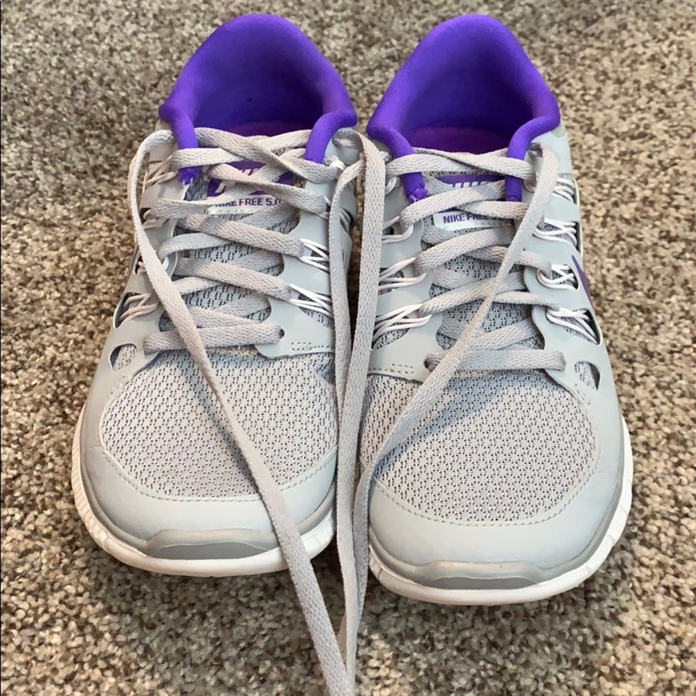 Nike free run tennis shoes